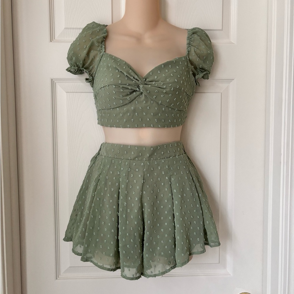 SOLD Sage Green 2-Piece Set • Puff Sleeve Crop Top + Flowy Shorts • Women’s XS